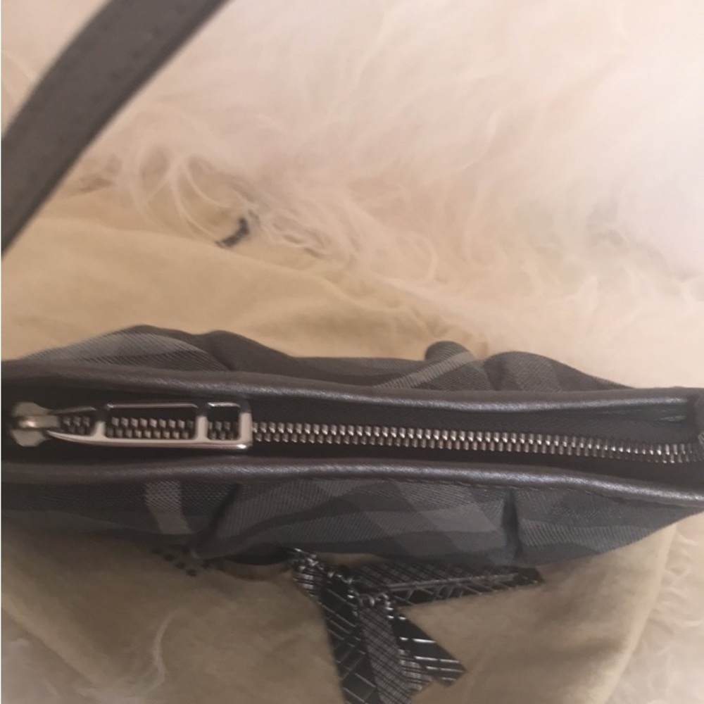 BURBERRY - Picture 7 of 9